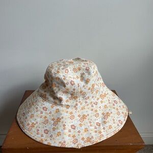 Lack Of Color
NWOT  Bucket Sun Hat In 
Floral Peach Bloom Size S/M